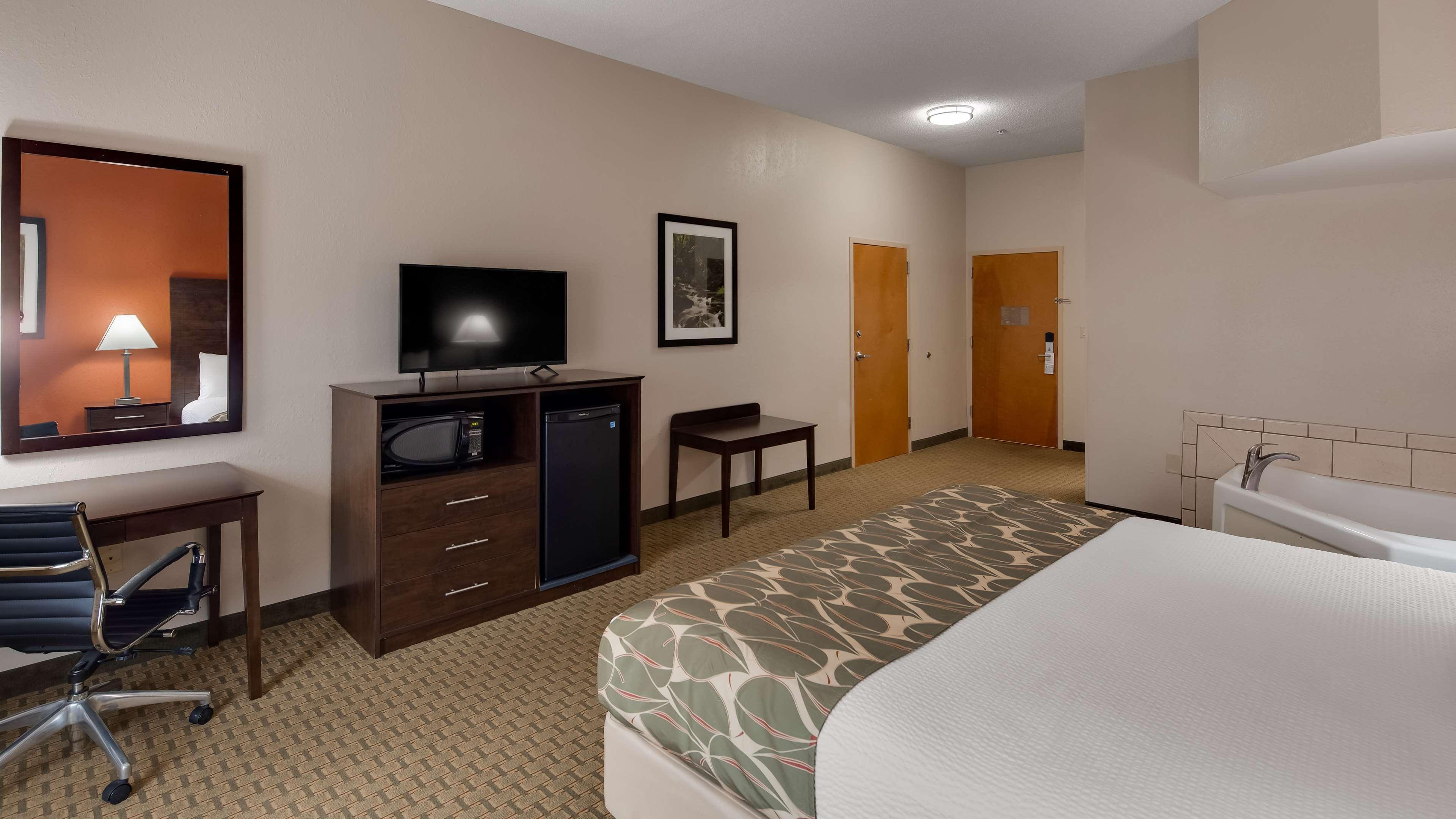 Best Western Executive Inn - Latta Berrys Crossroads Екстер'єр фото