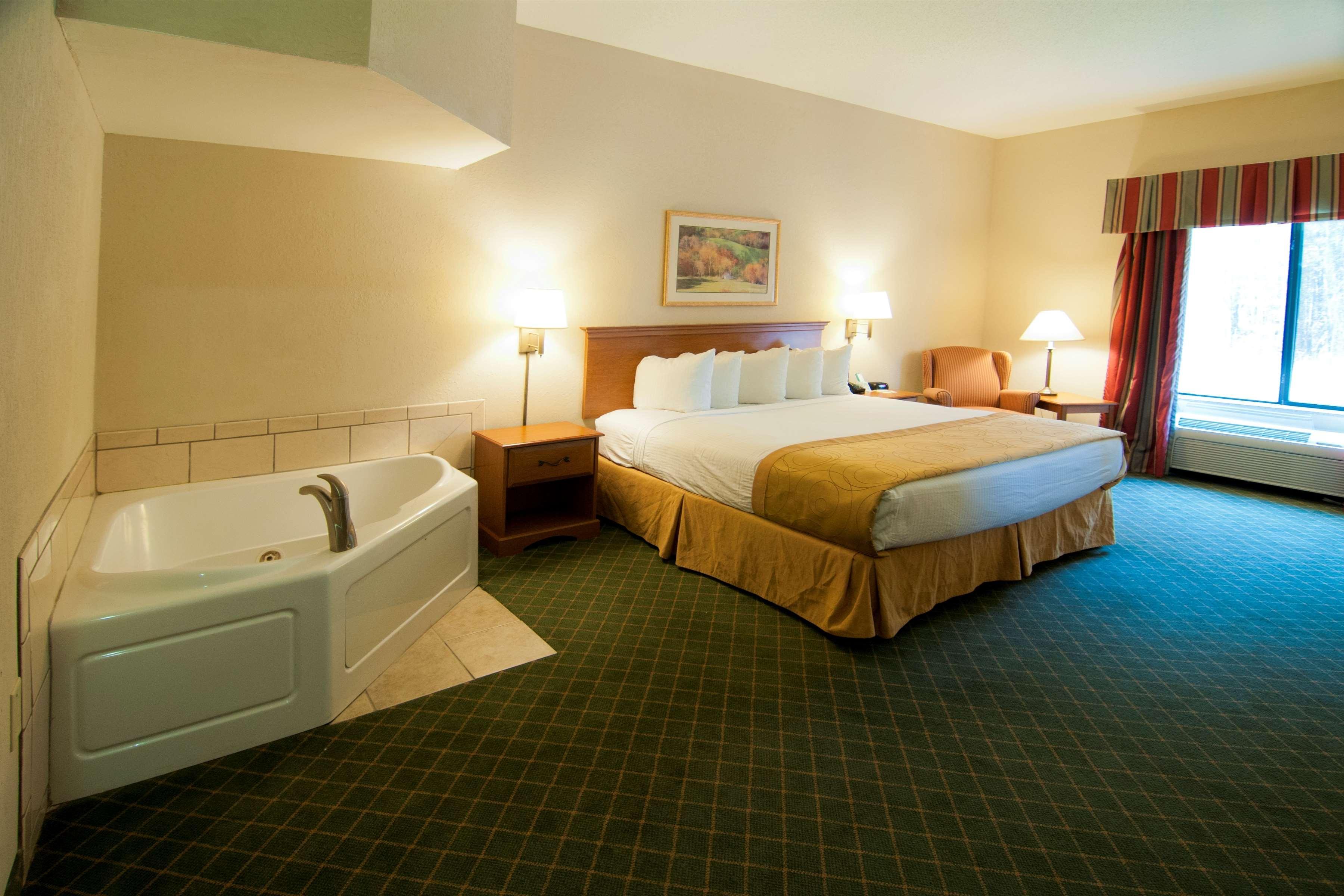 Best Western Executive Inn - Latta Berrys Crossroads Екстер'єр фото