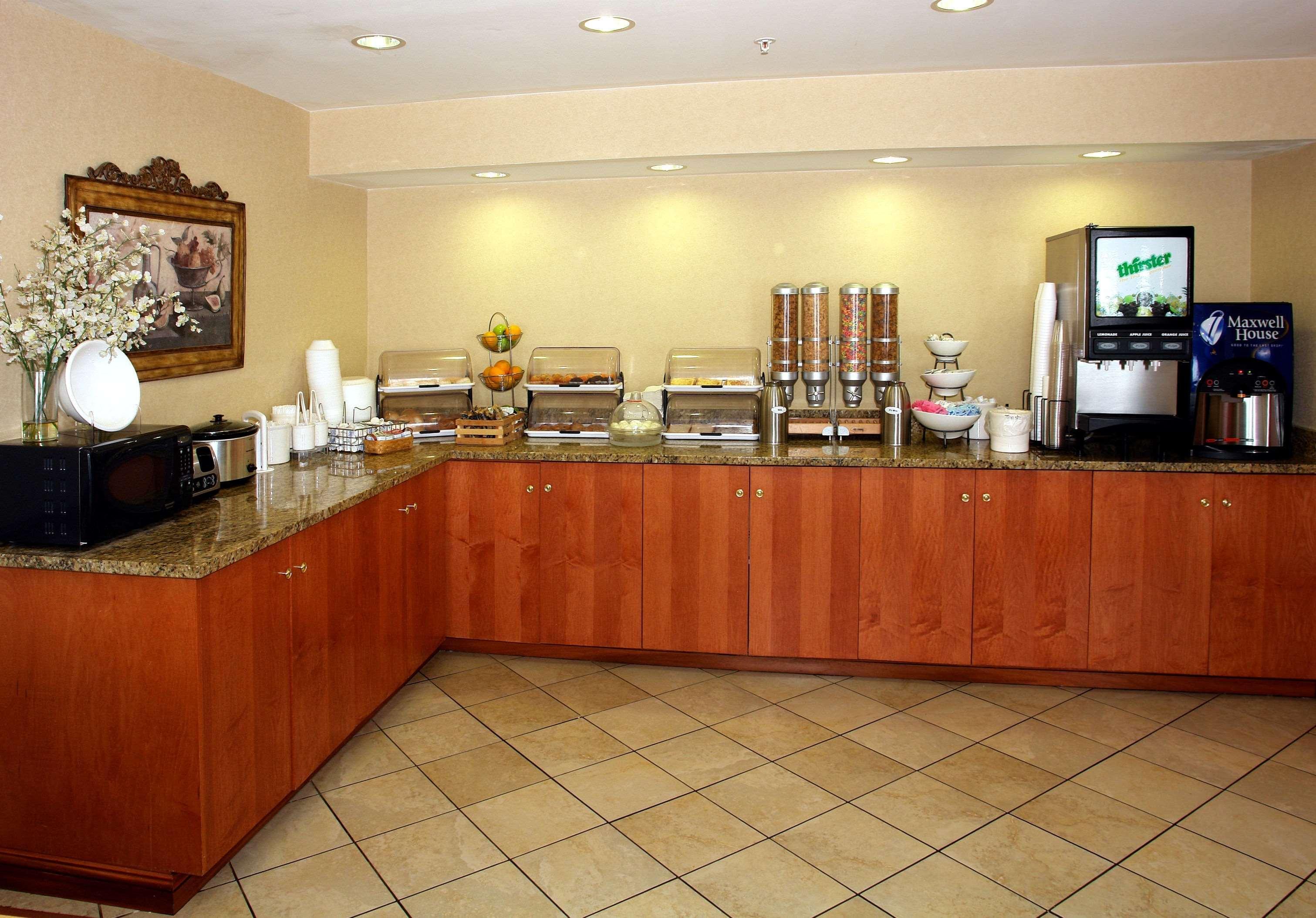 Best Western Executive Inn - Latta Berrys Crossroads Екстер'єр фото