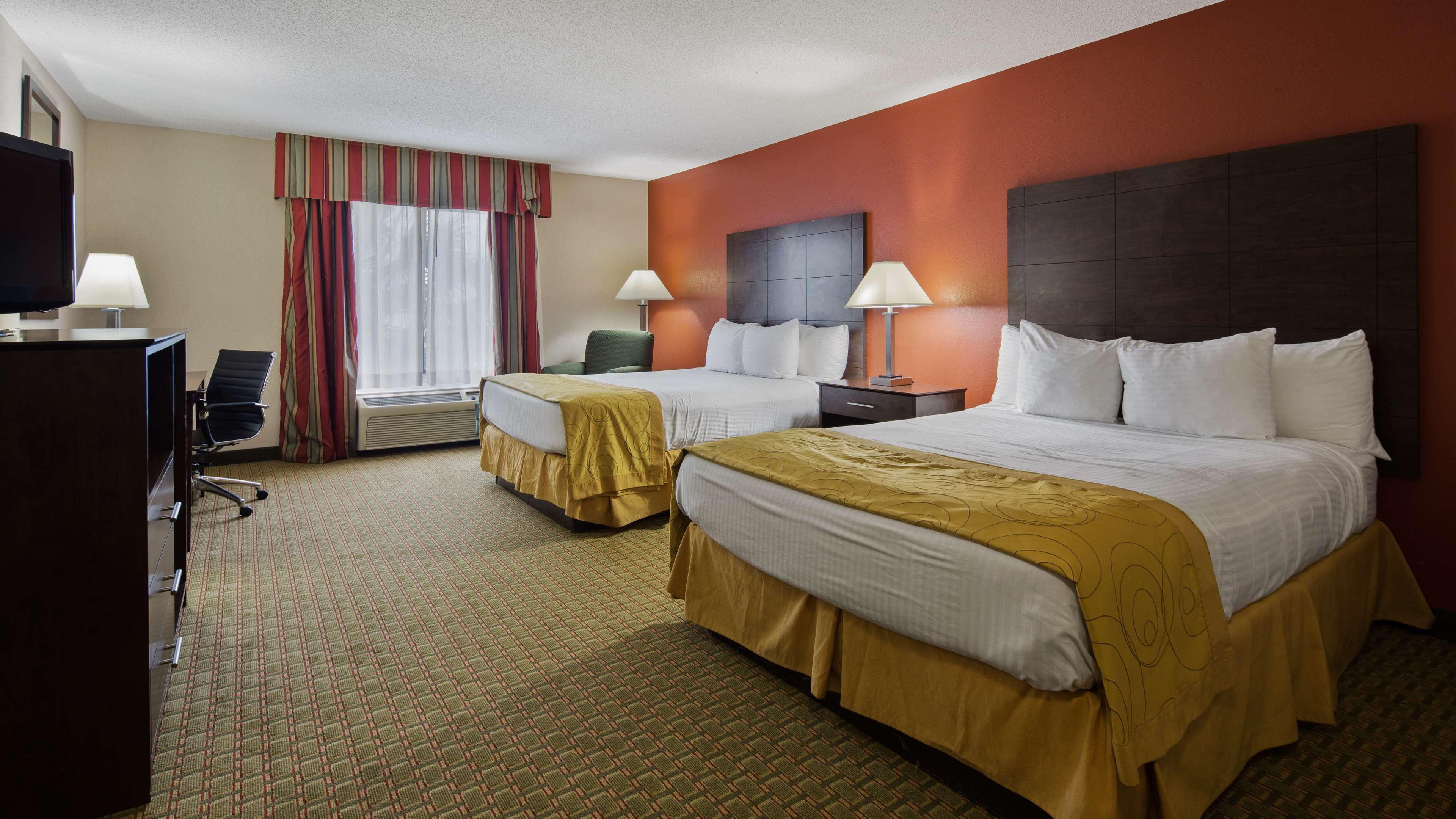 Best Western Executive Inn - Latta Berrys Crossroads Екстер'єр фото