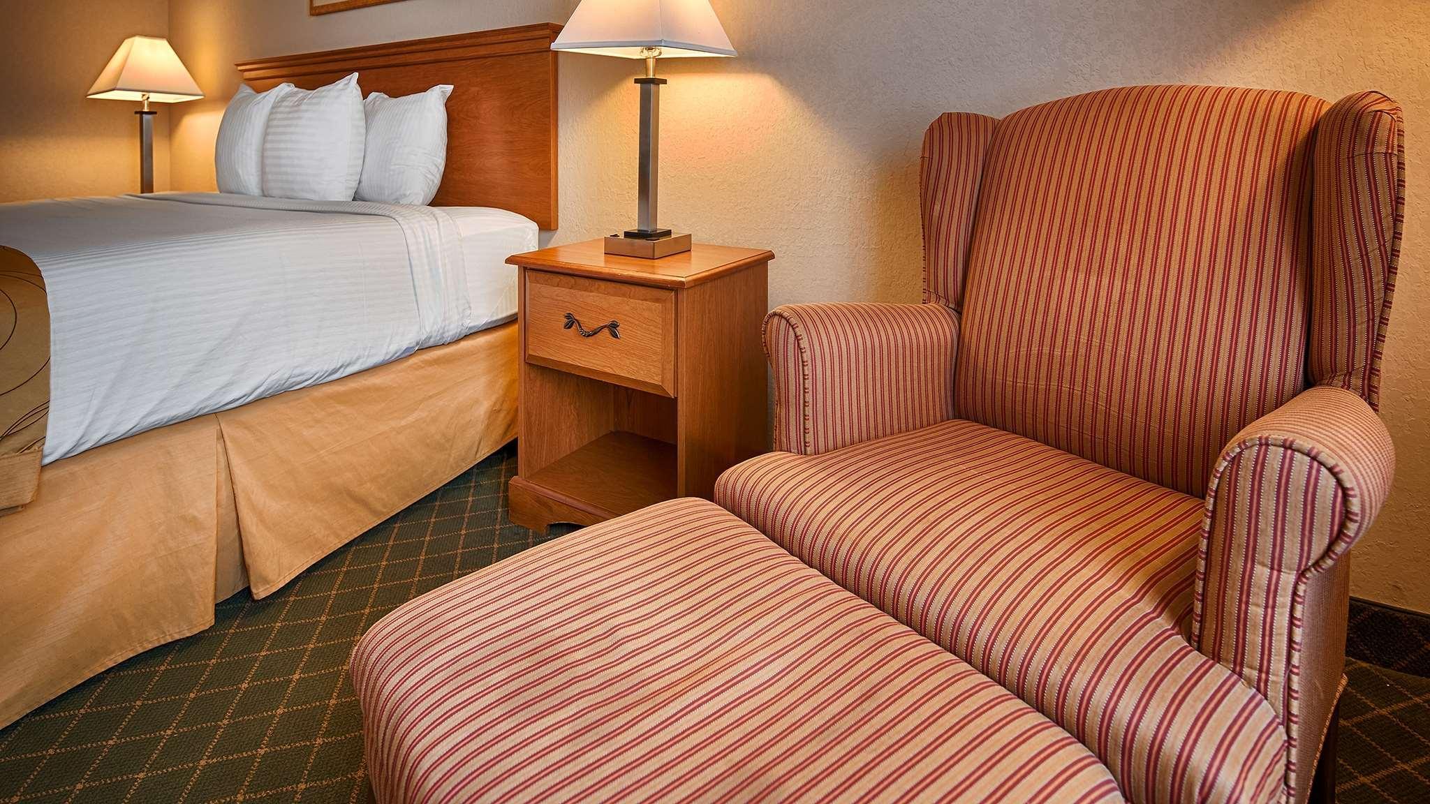Best Western Executive Inn - Latta Berrys Crossroads Екстер'єр фото