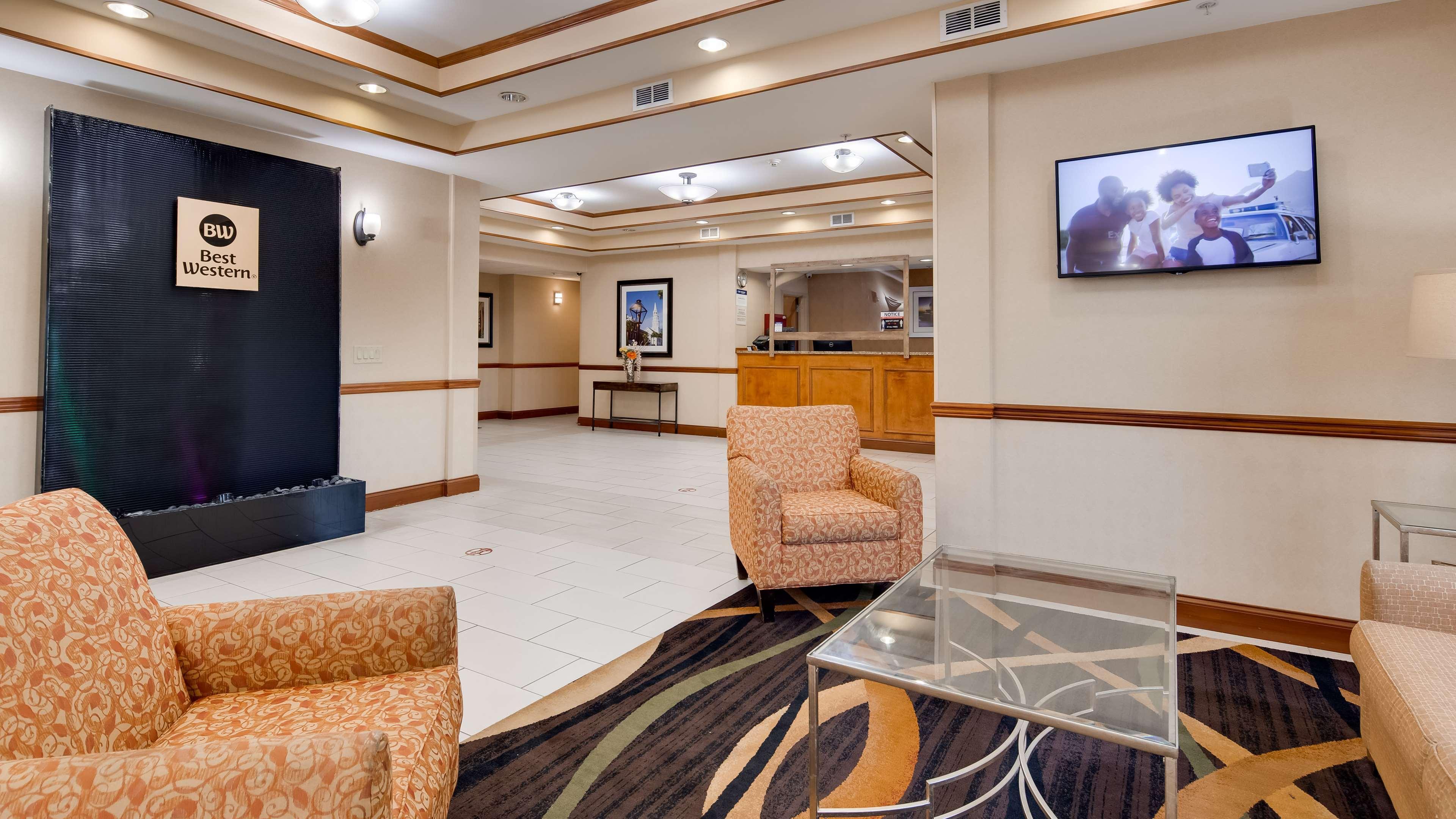 Best Western Executive Inn - Latta Berrys Crossroads Екстер'єр фото