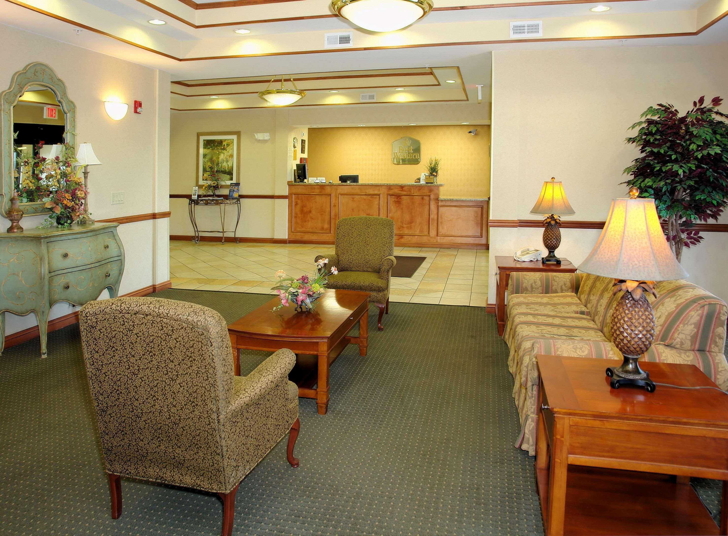 Best Western Executive Inn - Latta Berrys Crossroads Екстер'єр фото