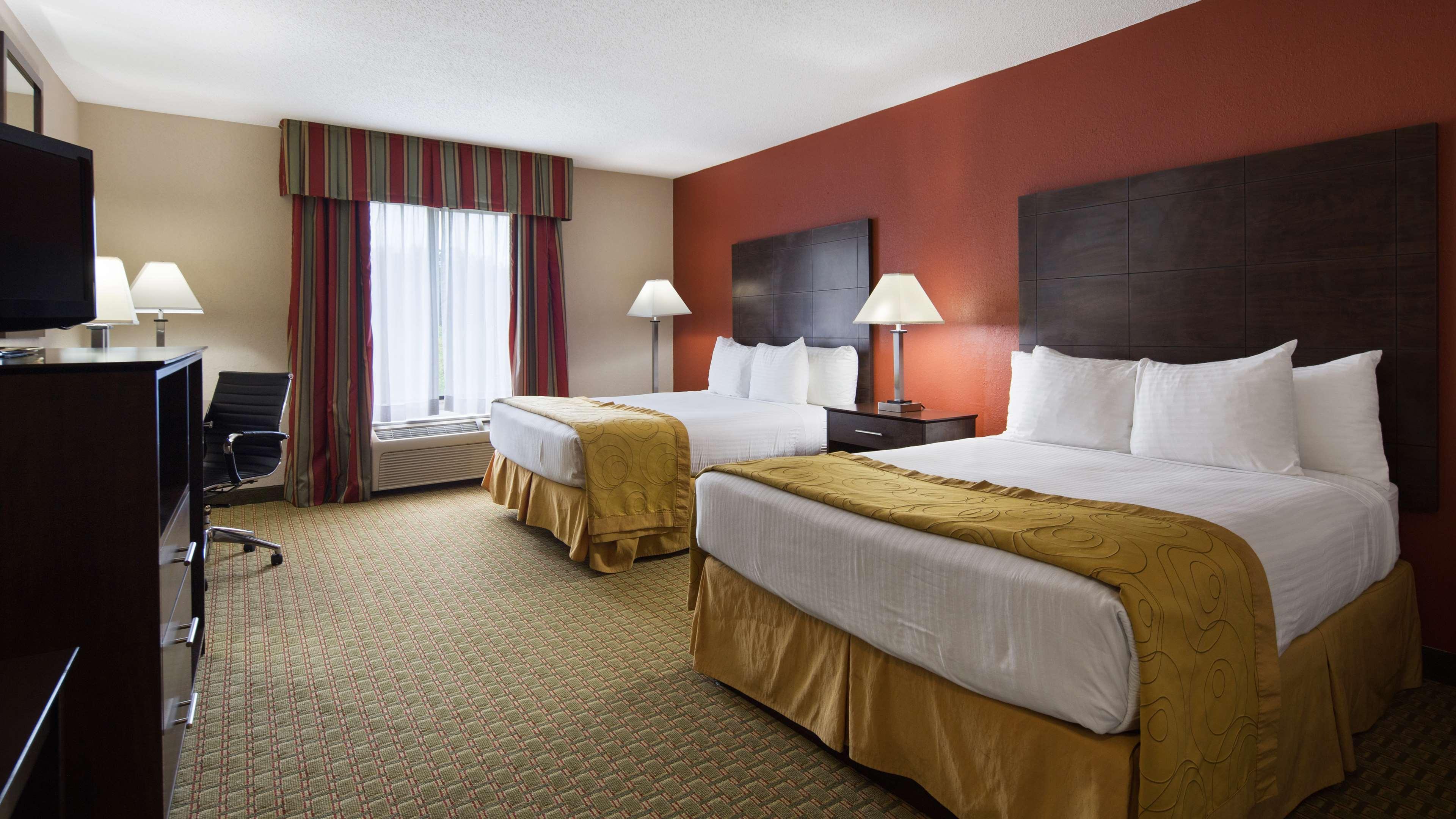 Best Western Executive Inn - Latta Berrys Crossroads Екстер'єр фото
