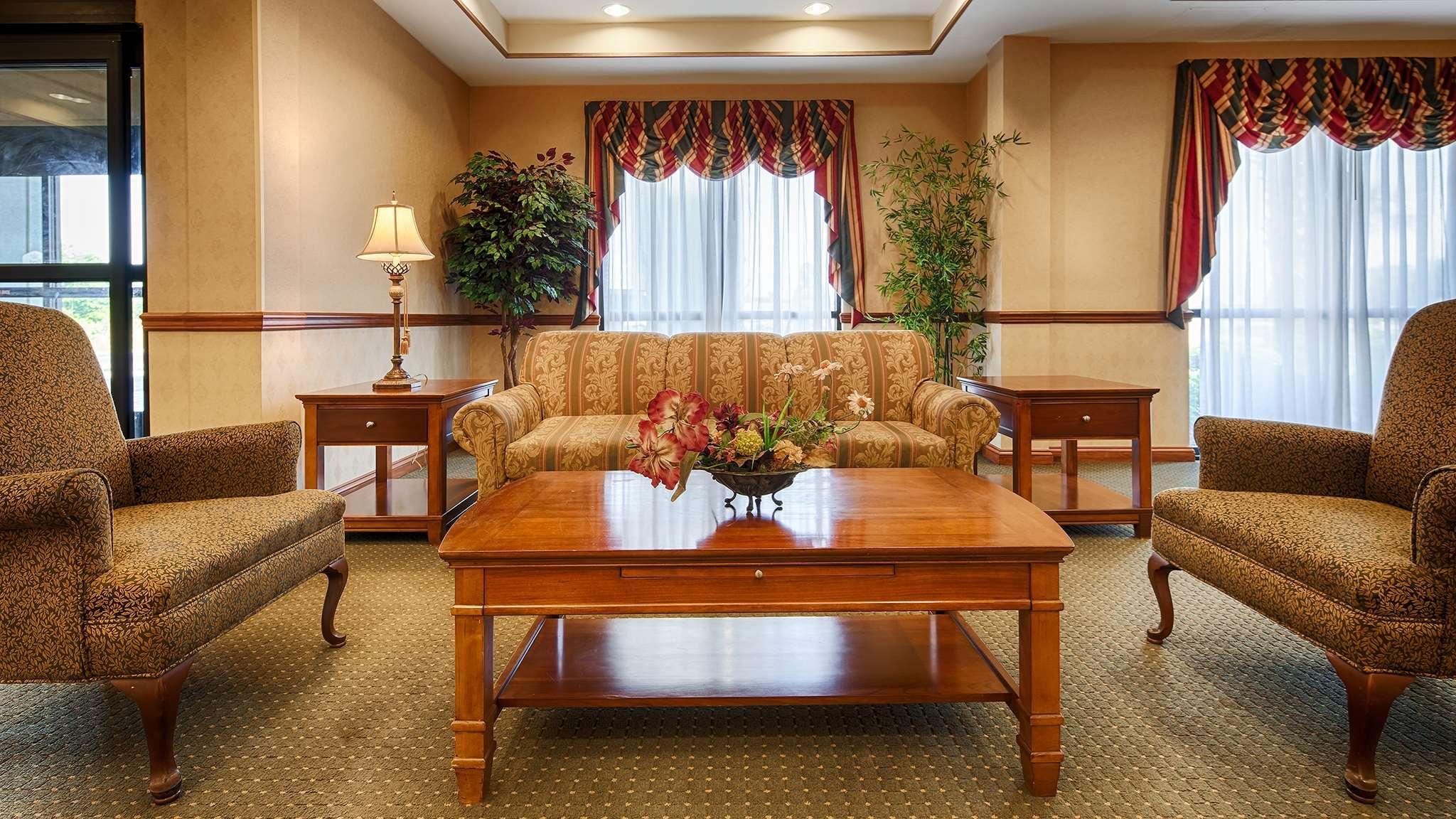 Best Western Executive Inn - Latta Berrys Crossroads Екстер'єр фото
