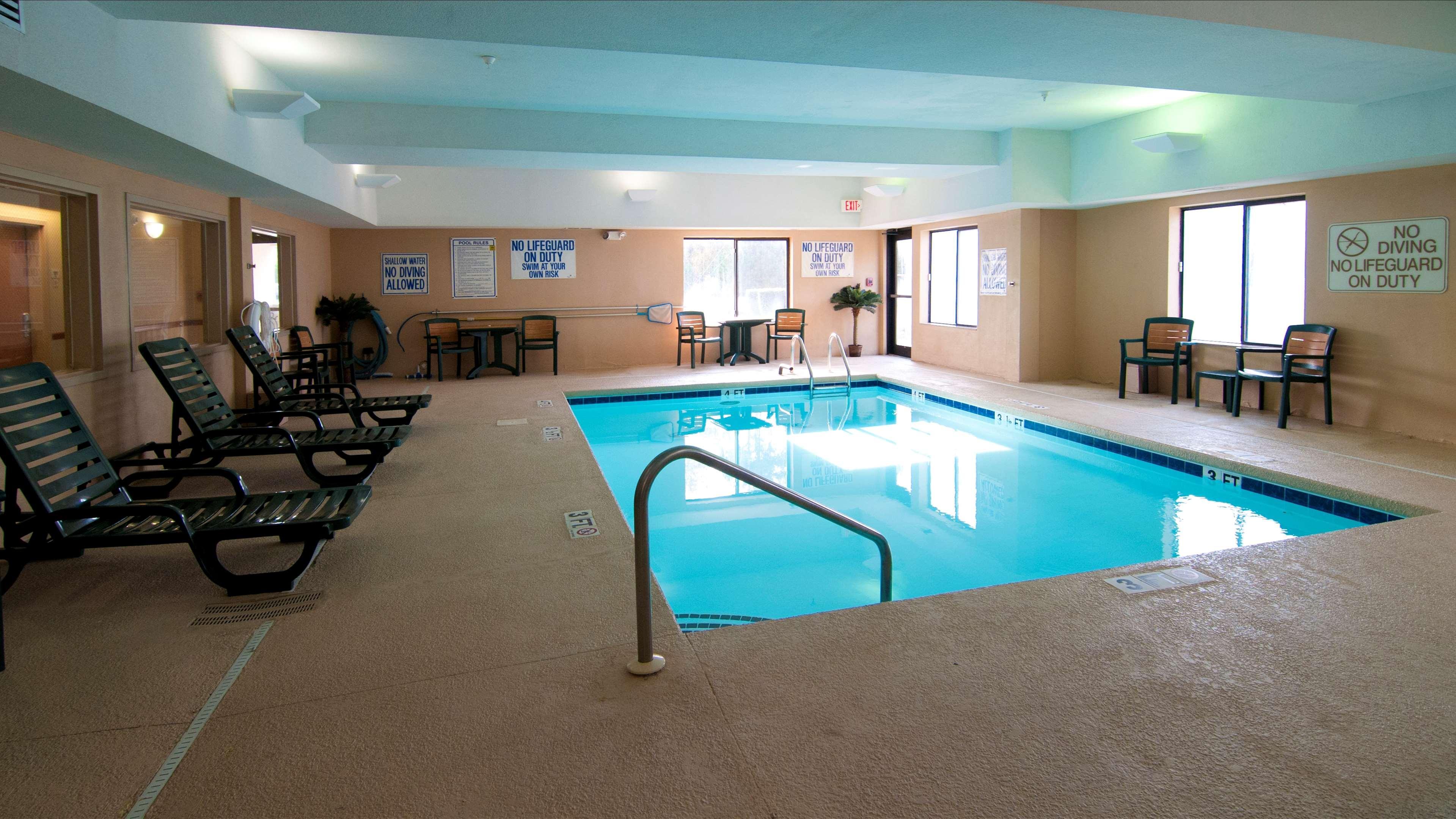 Best Western Executive Inn - Latta Berrys Crossroads Екстер'єр фото